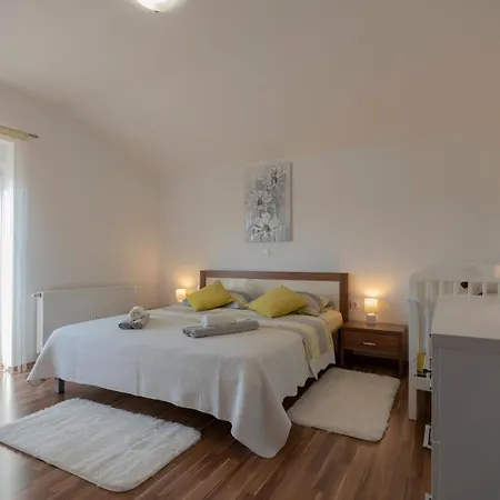 別荘 Prunus-luxurious Holiday With A Private Pool イモツキ
