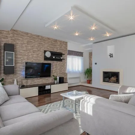 Prunus-luxurious Holiday With A Private Pool * イモツキ