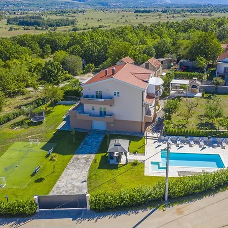 別荘 Prunus-luxurious Holiday With A Private Pool *